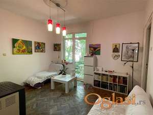 4.5 salonski stan u centru grada, Lomina, 93m2